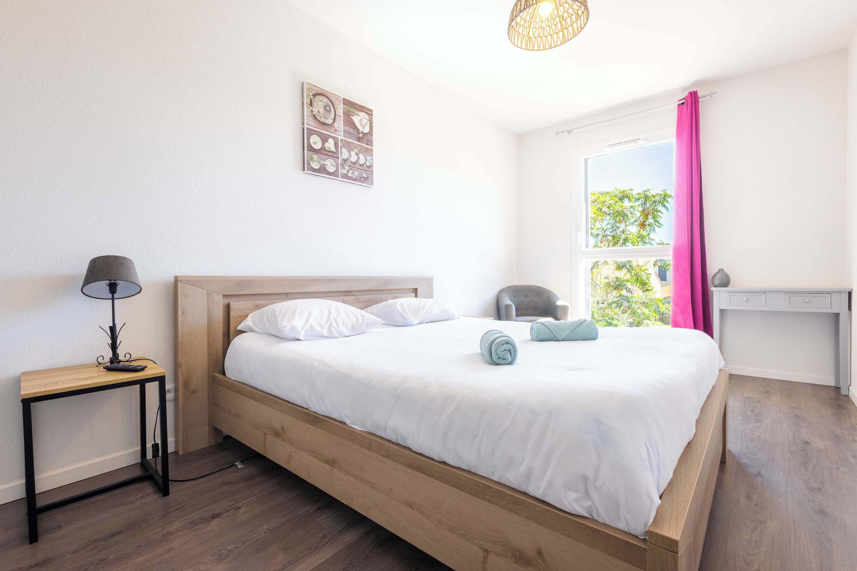 4 bedrooms, iron/ironing board, WiFi