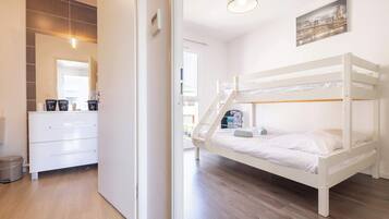 3 camere, ferro/asse da stiro, Wi-Fi