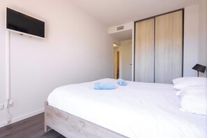 4 habitaciones, tabla de planchar con plancha y wifi