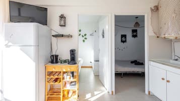 10 bedrooms, WiFi, bed sheets