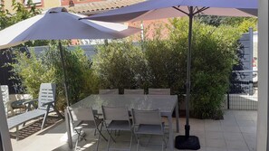 Outdoor dining - Les Patios De Valras – Pleasant Holiday House (Valras-Plage)