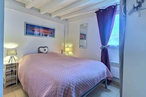 2 bedrooms, WiFi, bed sheets