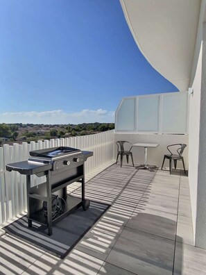 Terrace/patio - Valras-Plage Luxury: Sea Views, Jacuzzi & Pool! (Sérignan)