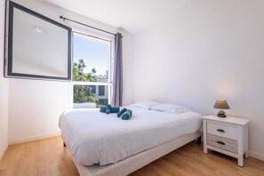 3 chambres, fer et planche Ă repasser, Wi-Fi, literie fournie
