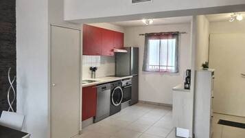 Fridge, microwave, oven, stovetop