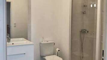 Shower, towels