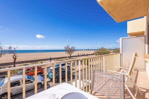 Property grounds - Seafront Apartment (Valras-Plage)