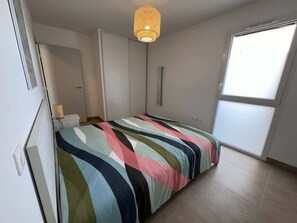 1 chambre, fer et planche à repasser, Wi-Fi, draps fournis