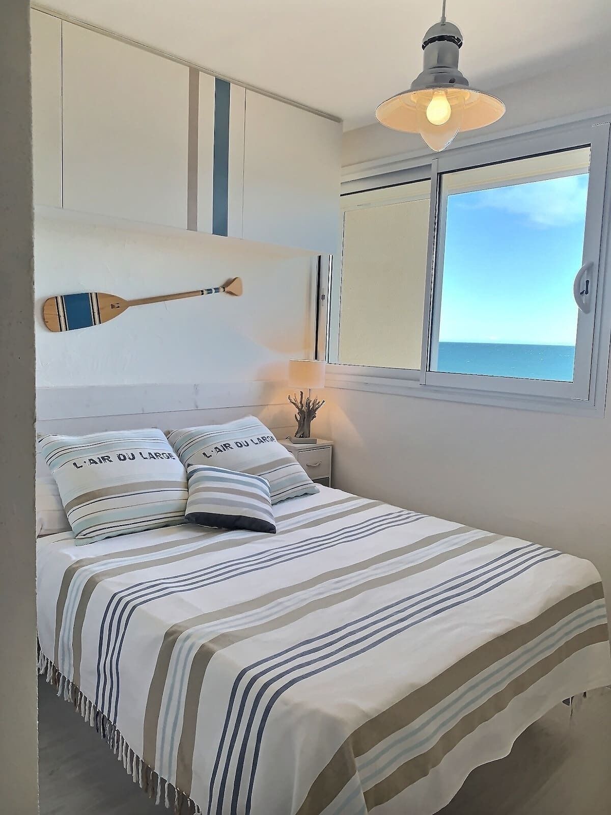 1 slaapkamer, een strijkplank/strijkijzer, wifi, beddengoed