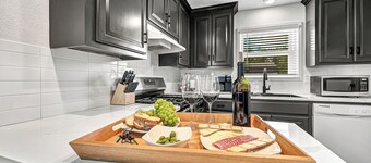 Casa Soluna 13 - Near Trails & Downtown Bentonville - Hot Tub