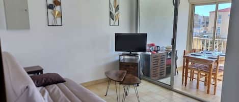 TV