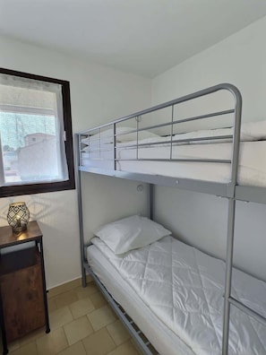 1 quarto, roupa de cama