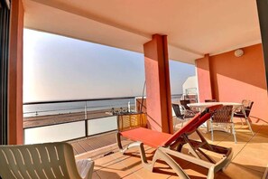 Terrace/patio - Magnificent Seafront Apartment (Valras-Plage)