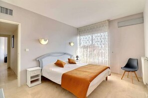 3 bedrooms, WiFi, bed sheets