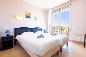 3 bedrooms, WiFi, bed sheets - Magnificent Seafront Apartment (Valras-Plage)