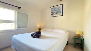2 bedrooms, WiFi, bed sheets