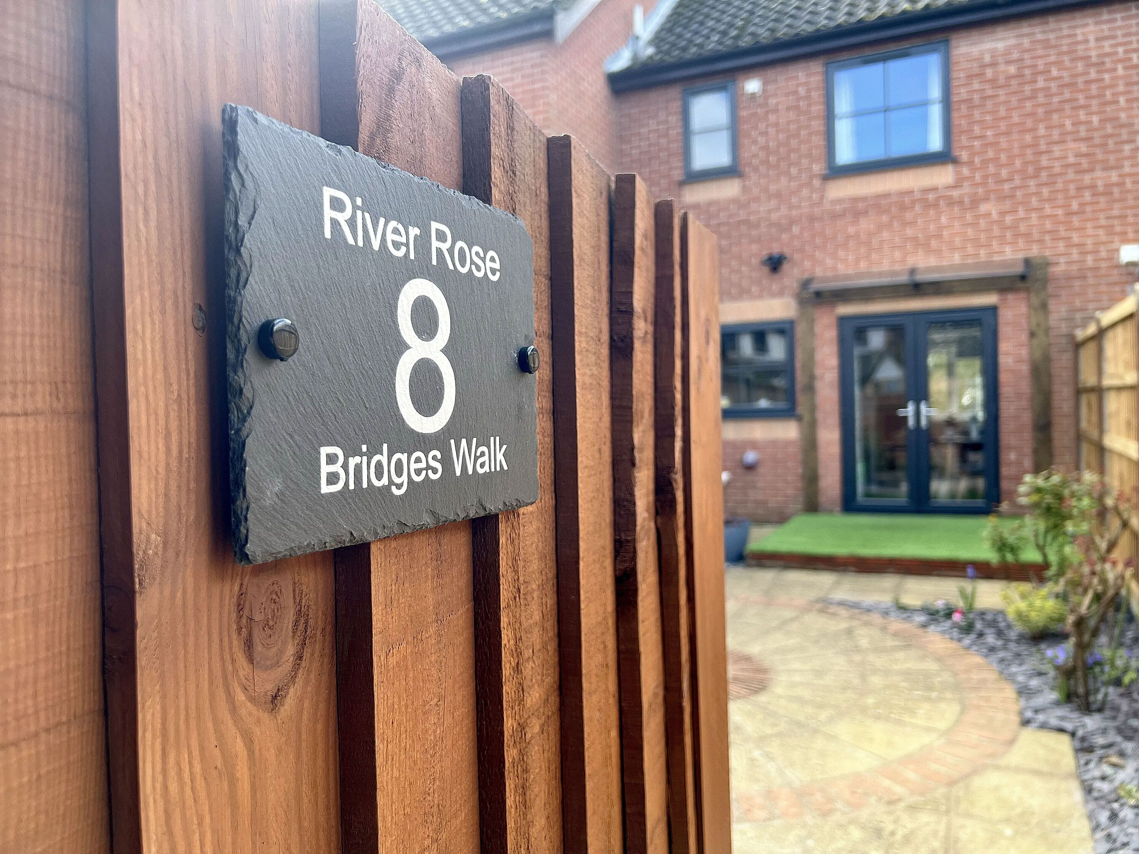 تفاصيل الفندق من الخارج