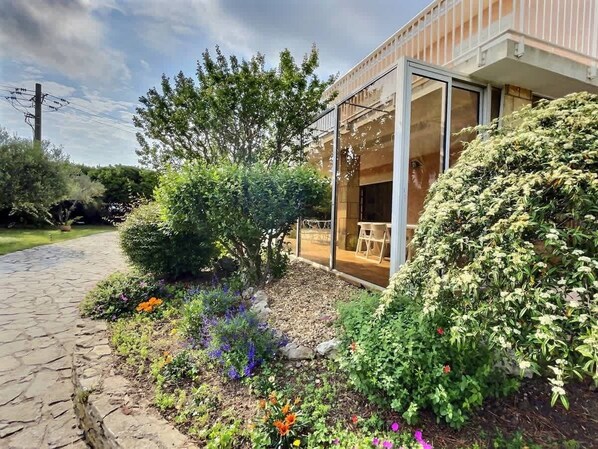 Terrace/patio - House for 10 Guests with Private Pool (Béziers)