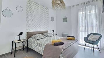2 chambres, fer et planche à repasser, Wi-Fi, draps fournis