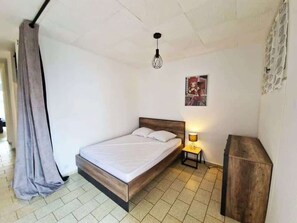 1 bedroom, iron/ironing board, WiFi