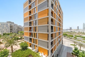 Apartment | 1 bedroom, Internet - Stylish 1BR in Production City With Pool and gym (Dubai)