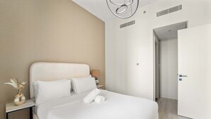 House | 1 bedroom, high-speed internet - Stylish 1BR in Production City With Pool and gym (Dubai)