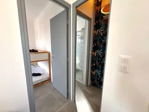 1 室のベッドルーム、アイロン / アイロン台、WiFi、ベッドシーツ