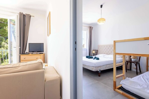 1 bedroom, iron/ironing board, WiFi, bed sheets