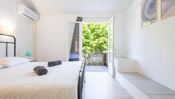 3 chambres, fer et planche à repasser, Wi-Fi, draps fournis