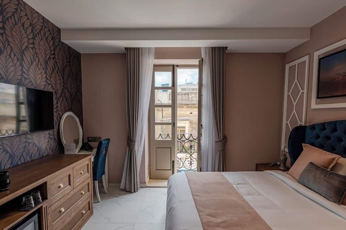 Double Room | Premium bedding, memory foam beds, minibar, in-room safe
