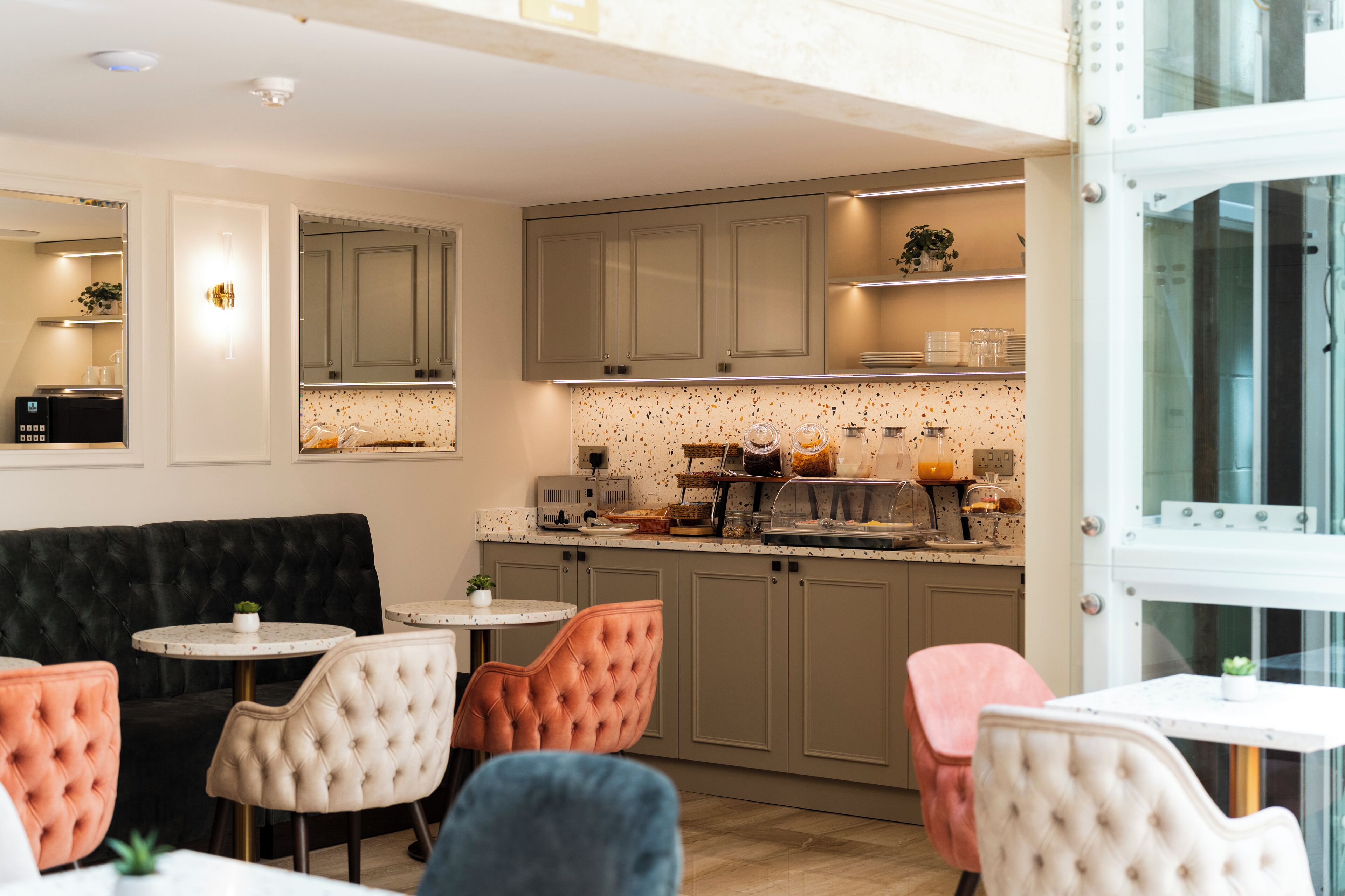 Free daily continental breakfast