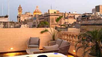 Deluxe Studio Suite | Terrace/patio