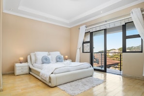 4 bedrooms, free WiFi, bed sheets