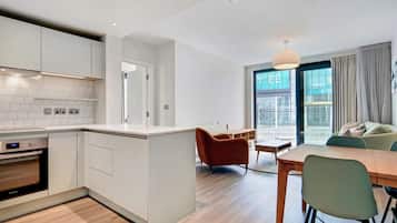 Apartment, 2 Bedrooms, Non Smoking | Private kitchen