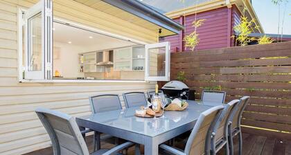 Serena Cottage Sunlit Escape by Woy Woy Bay Wharf