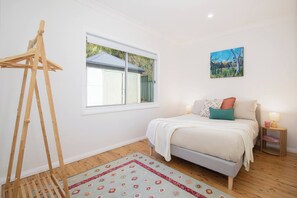 2 bedrooms, iron/ironing board, travel cot, WiFi