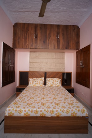 3 habitaciones, internet y ropa de cama