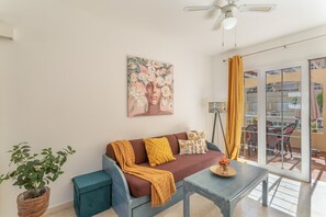 TV - Vacation 'Los Mangueros Beach 6 - Mogán' with Mountain View, Wi-Fi and Air Conditioning (Puerto de Mogán)