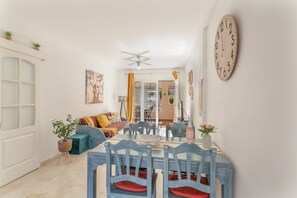 Dining - Vacation 'Los Mangueros Beach 6 - Mogán' with Mountain View, Wi-Fi and Air Conditioning (Puerto de Mogán)