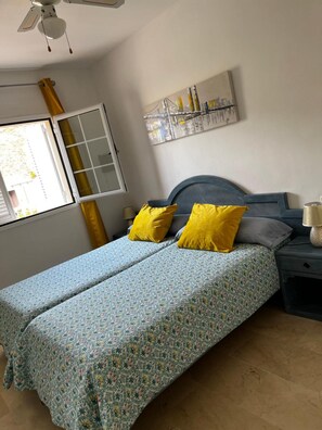 1 chambre, fer et planche à repasser, Wi-Fi, draps fournis