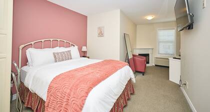Nine Vines Hotel