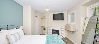 Nine Vines Hotel 
