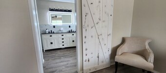 Sandia Retreat - Pool Table, Arcade, Relaxing, FUN