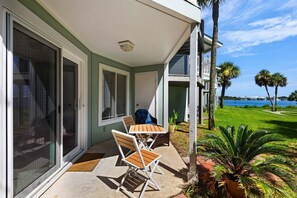 Condo, 1 King Bed with Sofa bed (Sand Dollar W-101) | Outdoor dining