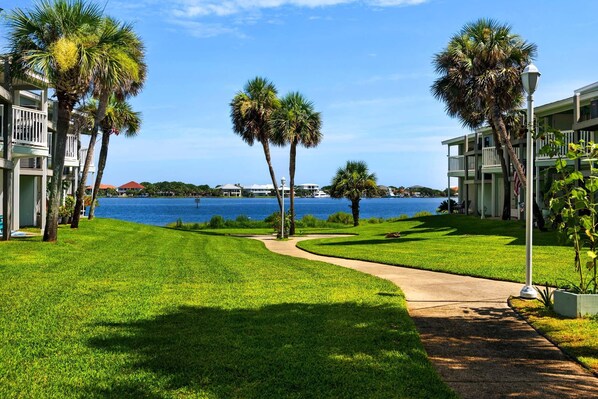 Condo, 1 King Bed with Sofa bed (Sand Dollar W-101) | Property grounds