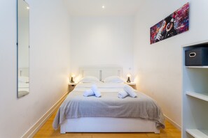 2 bedrooms, iron/ironing board, free WiFi, bed sheets