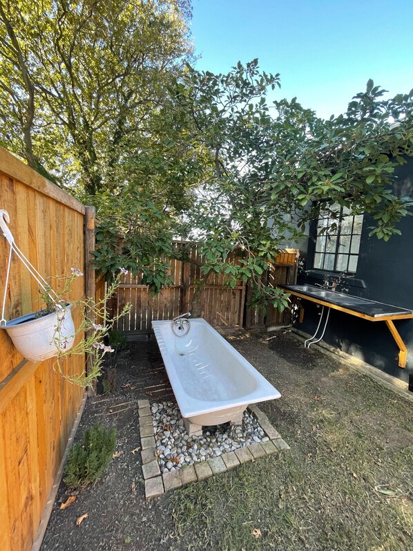 Room, 1 Bedroom, Smoking, Patio | Garden