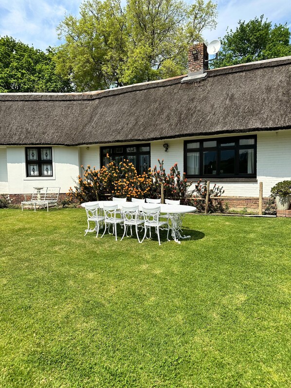 Room, 1 Bedroom, Smoking, Patio | Outdoor dining