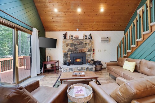 Welcome to The Chalet Getaway in the Hideout!