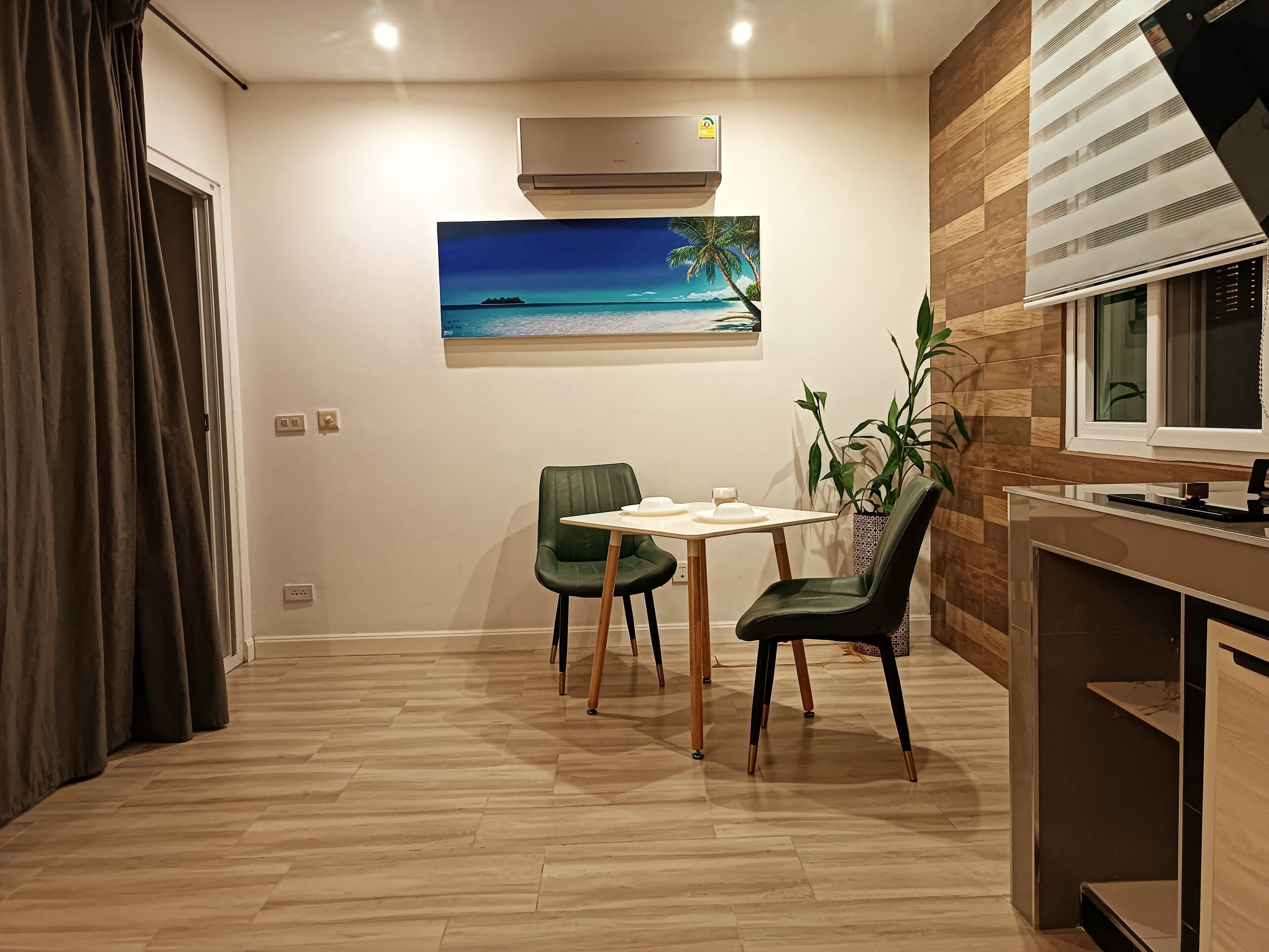 Bungalow | In-room dining